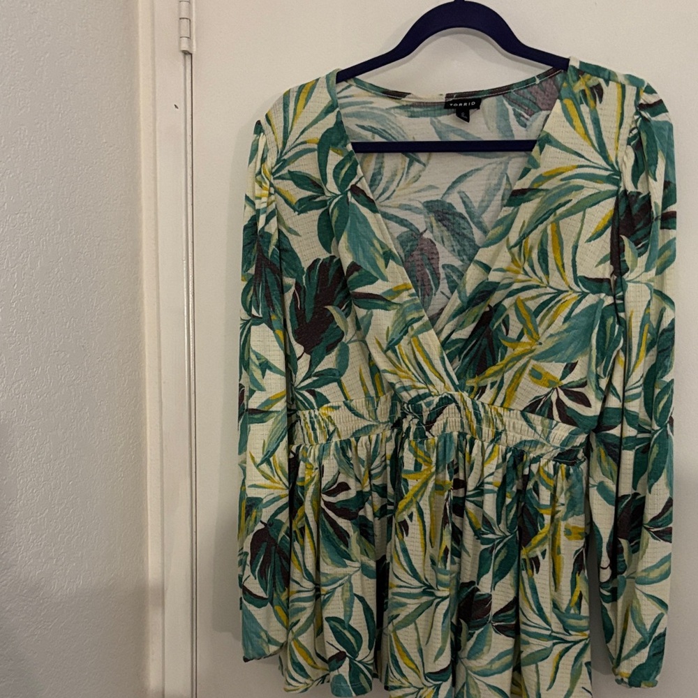 Torrid Green Leaf Print Top